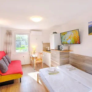 Appartement New With Aircon & Free Parking